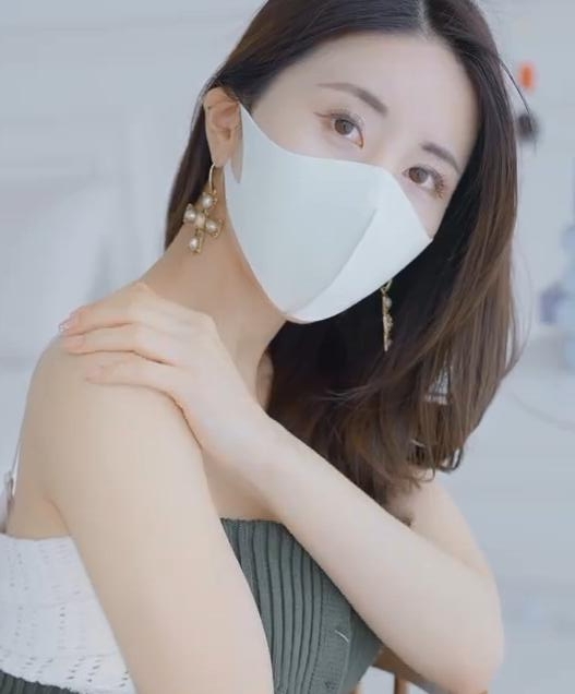 宅男收藏！这组玫瑰内衣 lookbook 看完根本顶不住 | lingerie 超模神作