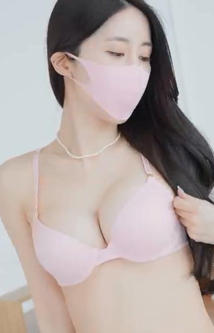 玫瑰传奇身材内衣Lookbook｜赛车模特张美（Rose）蕾丝系列
