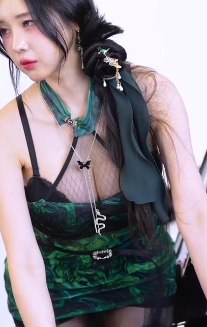 반하리(Ban HaRi)写真特辑-性感黑丝高跟御姐快乐拍摄花絮