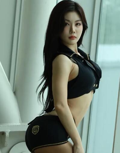 Bravo模特梁宥娜丨2023首尔汽车沙龙科技展直拍