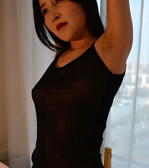 PANS视频模特 萱萱《黑色渔网袜》