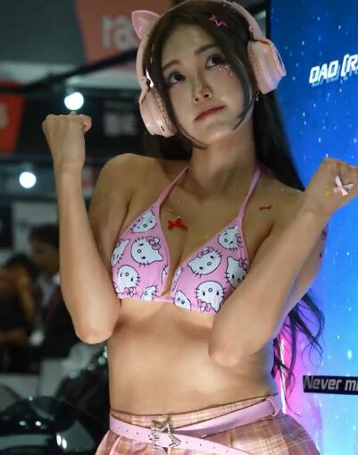 模特周斌(Jubin)直拍视频 | 2025首尔汽车沙龙科技韩国展现场直击